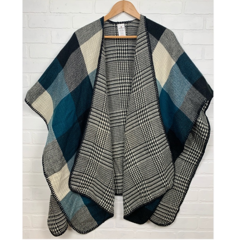 Woolrich Blue Plaid Gingham Reversible Cape Shall